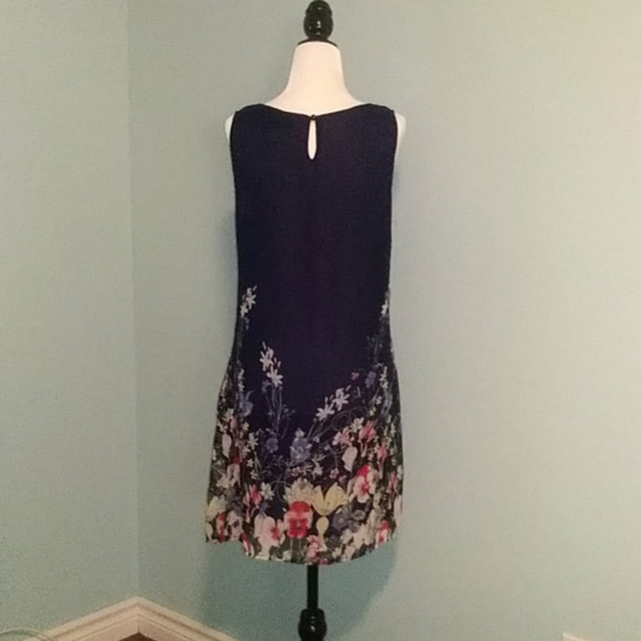 🛍️3/$25  Floral Dress - Picture 2 of 3
